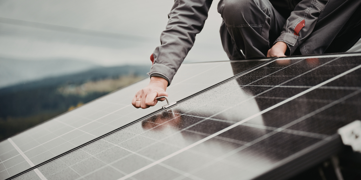 How to Maintain Your Inverter and Solar System Before Peak Winter